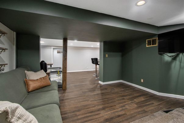 Interior, Recessed Lighting, Wood Texture Flooring