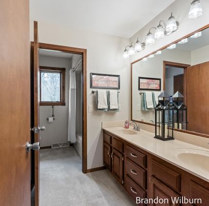 Bathroom, Dual Sink Vanities, Interior