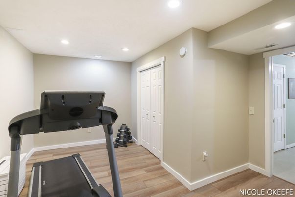 Fitness Equipment, Interior, Recessed Lighting, Wood Texture Flooring