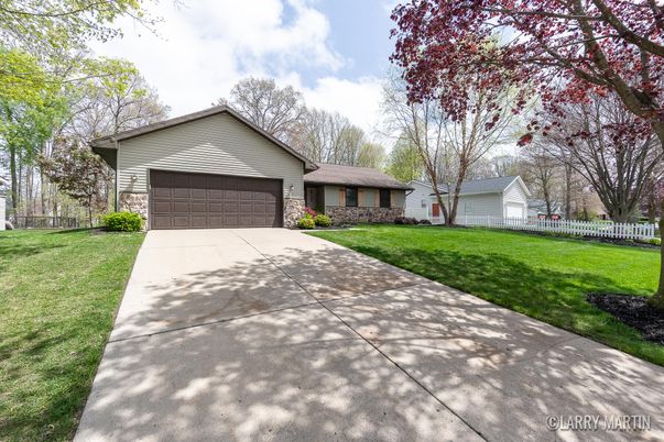 Attached, Detached Garage, Exterior, Facade, Brick Facade, Ranch