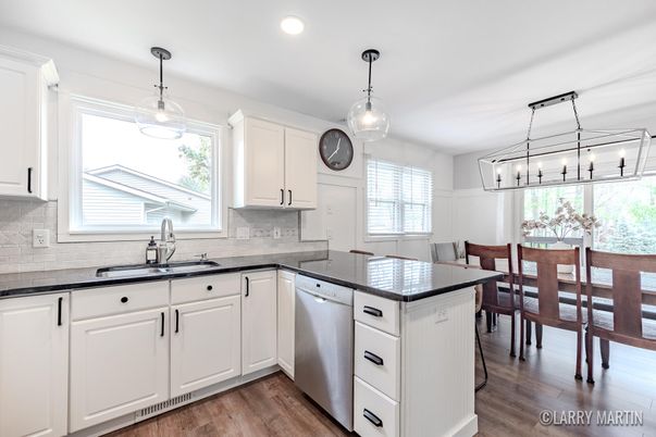 Dining room, Interior, Kitchen, Pendant Lights, Recessed Lighting, Wood Texture Flooring