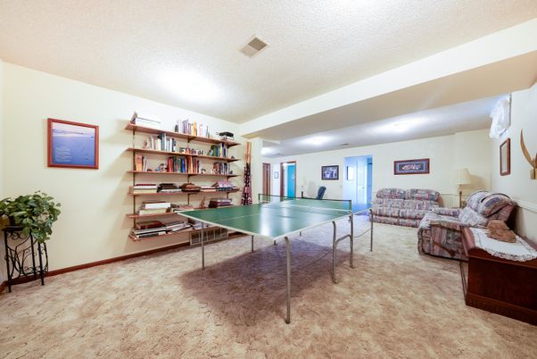 Game Room, Interior