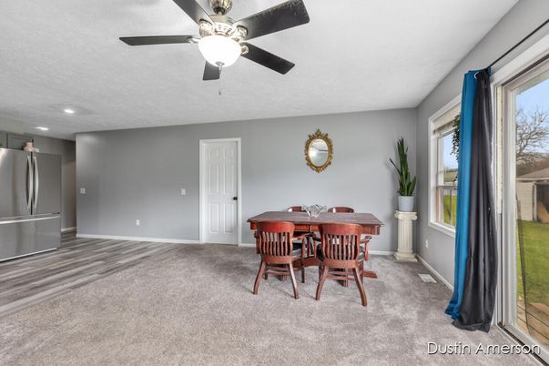 Dining room, Interior, Recessed Lighting