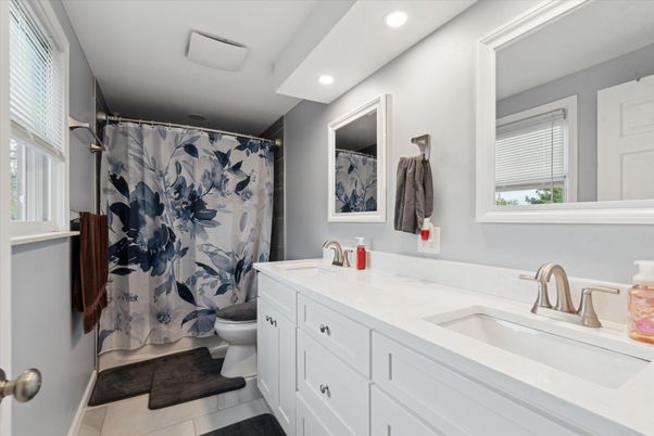 Bathroom, Dual Sink Vanities, Interior, Recessed Lighting