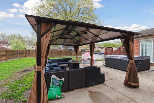 Backyard, Exterior, Hot Tub