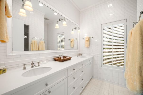 Bathroom, Dual Sink Vanities, Interior, Recessed Lighting