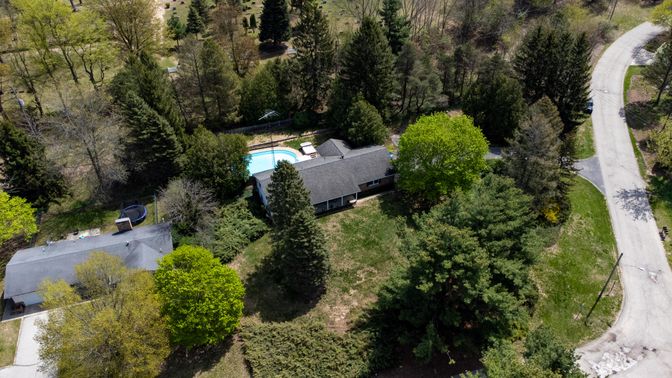 Exterior, Drone