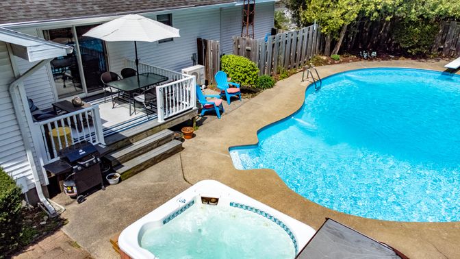 Exterior, Hot Tub, Pool