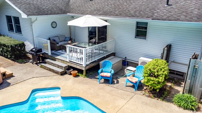 Exterior, Pool