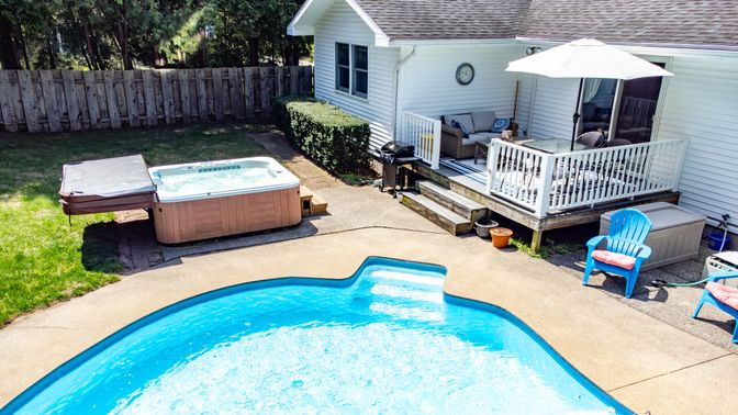 Exterior, Hot Tub, Pool