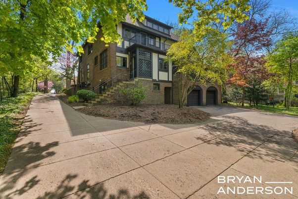 Exterior, Facade, Brick Facade, Rowhouse