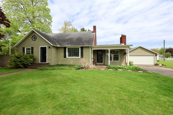 Backyard, Detached Garage, Exterior, Facade, Cape Cod