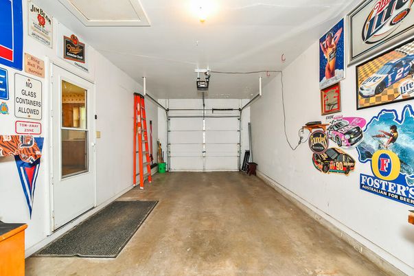 Garage, Interior