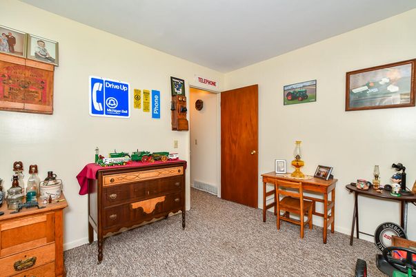 Game Room, Interior