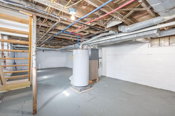 Garage, Interior