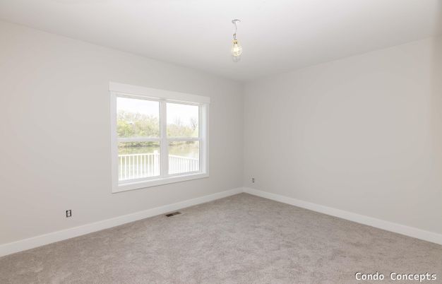 Empty room, Interior