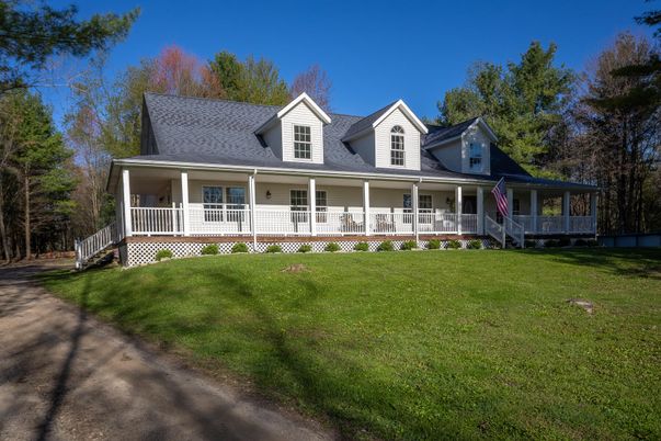 Exterior, Facade, Cape Cod