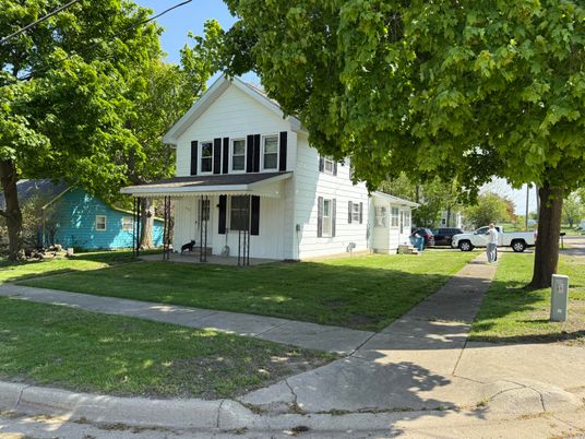 Exterior, Facade, Farmhouse