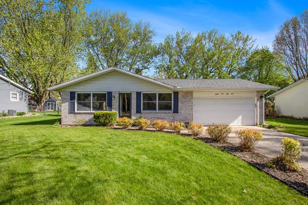 Attached, Exterior, Facade, Brick Facade, Ranch