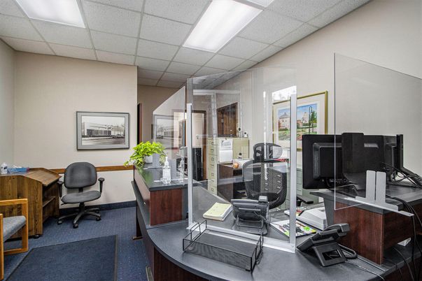 Home Office, Interior