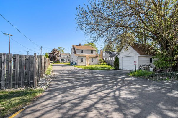 Detached Garage, Exterior