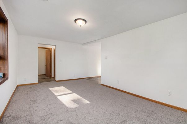 Empty room, Interior