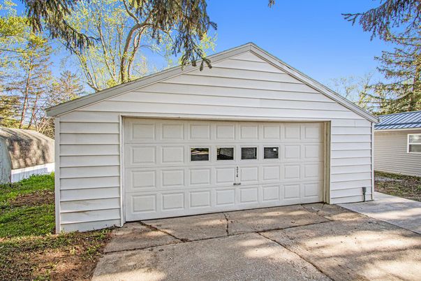 Detached Garage, Exterior