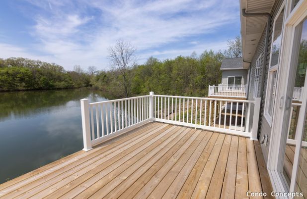 Exterior, Lake