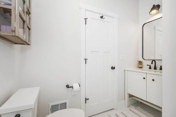Bathroom, Interior