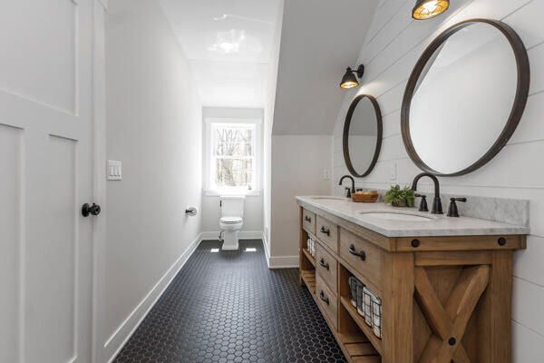 Bathroom, Dual Sink Vanities, Interior