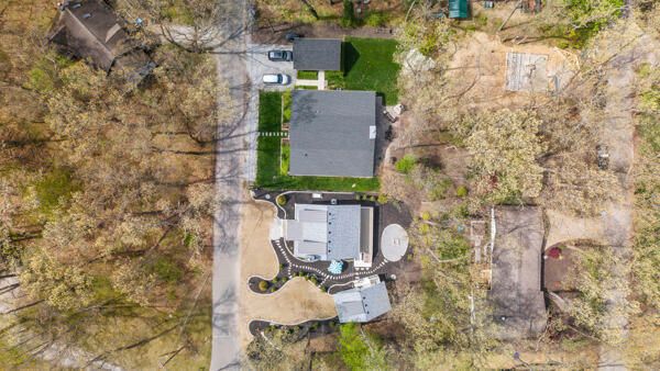 Exterior, Drone