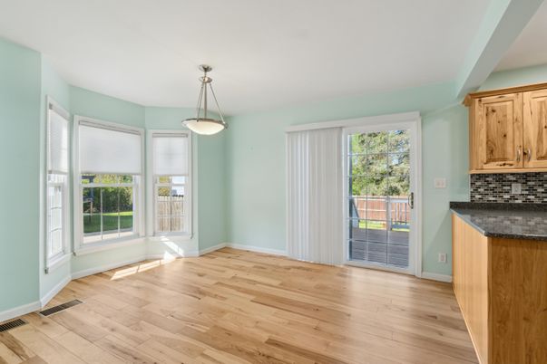 Empty room, Interior, Pendant Lights, Wood Texture Flooring