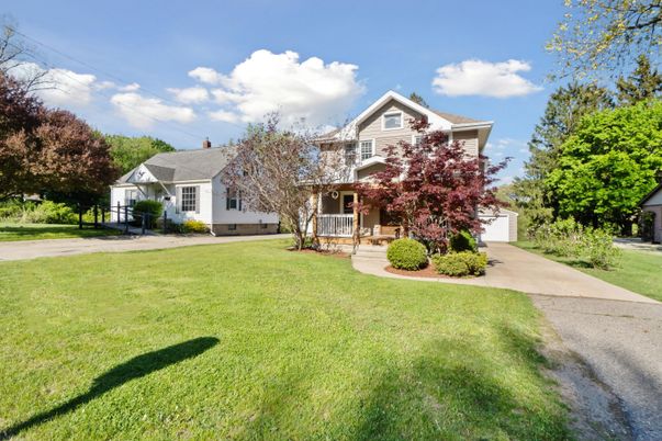 Backyard, Exterior, Facade, Queen Anne Victorian