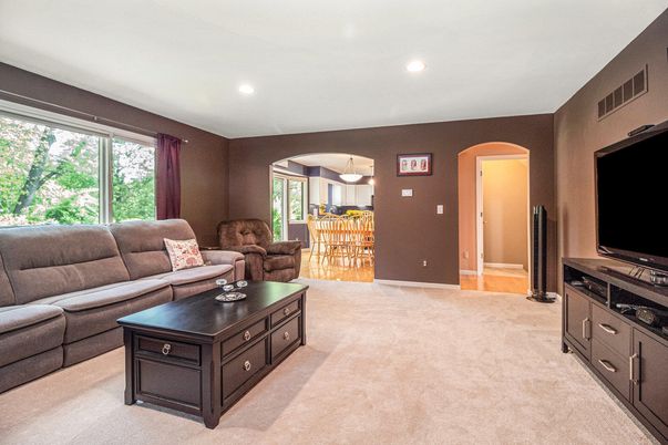 Dining room, Interior, Living room, Pendant Lights, Recessed Lighting