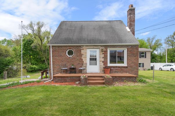 Backyard, Exterior, Facade, Brick Facade, Cape Cod