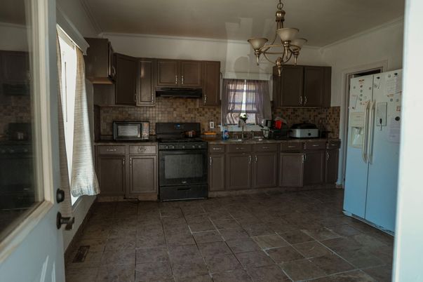 Chandelier, Interior, Kitchen