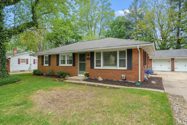 Attached, Exterior, Facade, Brick Facade, Ranch