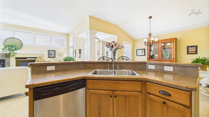 Chandelier, Interior, Kitchen