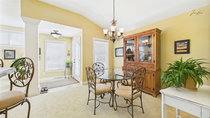 Chandelier, Dining room, Interior