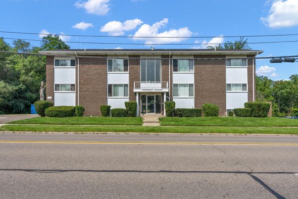 Exterior, Facade, Brick Facade, Georgian