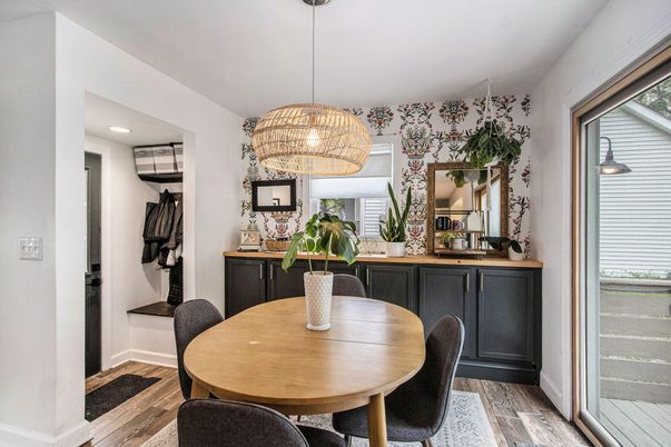 Chandelier, Dining room, Interior, Pendant Lights, Recessed Lighting, Wood Texture Flooring