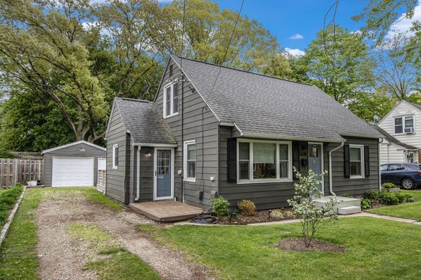 Detached Garage, Exterior