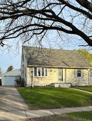 Attached, Detached Garage, Exterior, Facade, Cape Cod