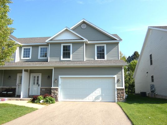 Attached, Exterior, Facade, Farmhouse