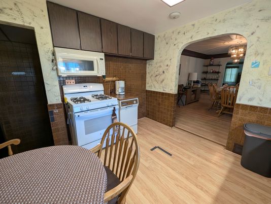 Chandelier, Dining room, Interior, Kitchen, Wood Texture Flooring