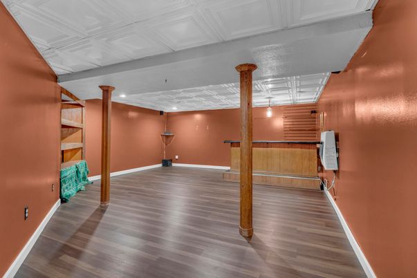 Empty room, Interior, Recessed Lighting, Wood Texture Flooring