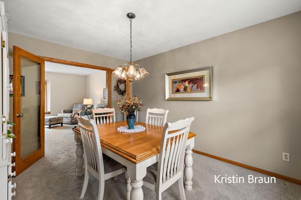 Chandelier, Dining room, Interior, Pendant Lights