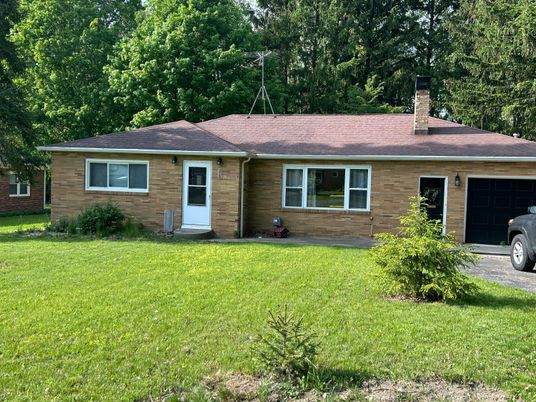 Attached, Exterior, Facade, Ranch