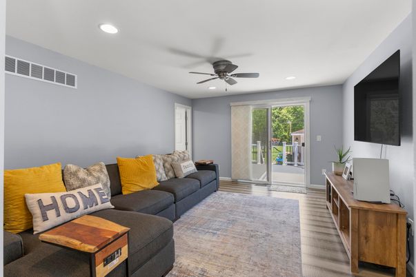Interior, Living room, Recessed Lighting, Wood Texture Flooring