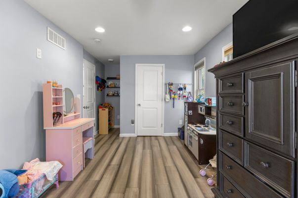 Interior, Recessed Lighting, Wood Texture Flooring